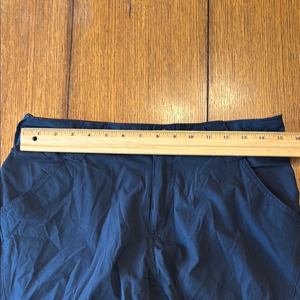 Columbia PGG Black Shorts - Picture 6 of 9